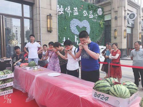 吃瓜群众副代表,揭秘网络舆论场的幕后推手